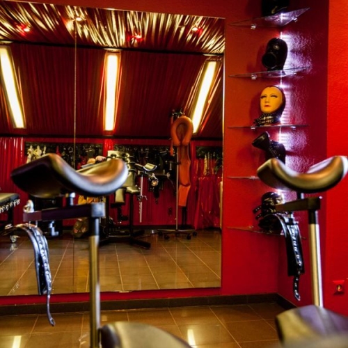 Foto 35 von 35 - Latexsuite