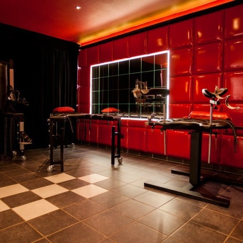 Foto 22 von 35 - Latexsuite