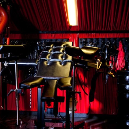 Foto 19 von 35 - Latexsuite