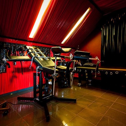 Foto 16 von 35 - Latexsuite