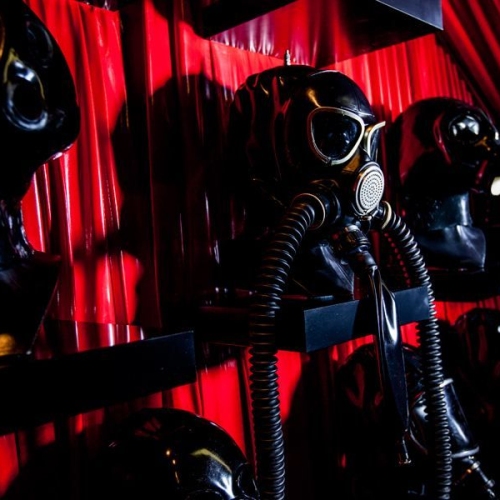 Foto 12 von 35 - Latexsuite