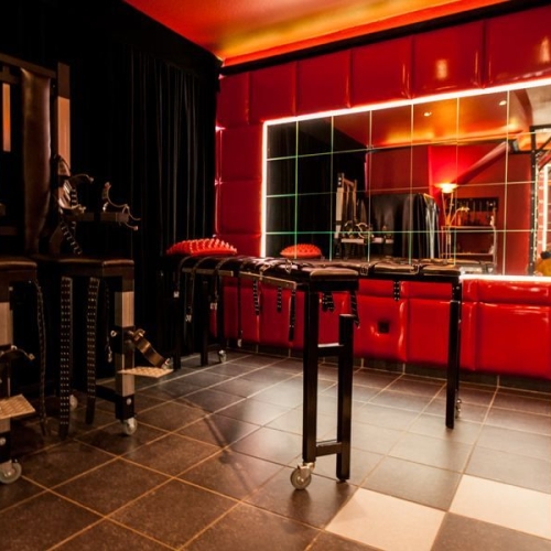 Foto 7 von 35 - Latexsuite