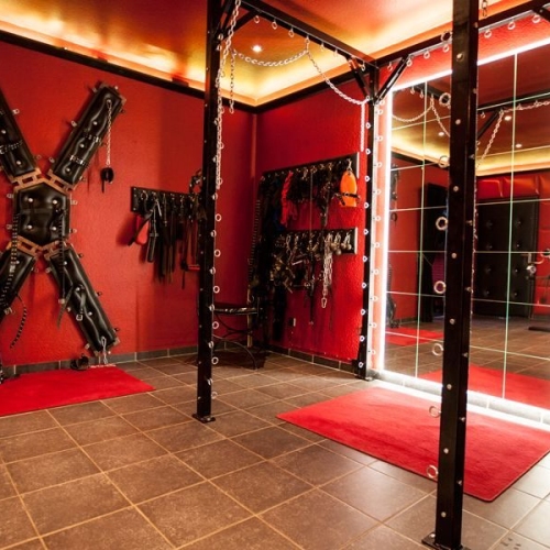 Foto 4 von 35 - Latexsuite