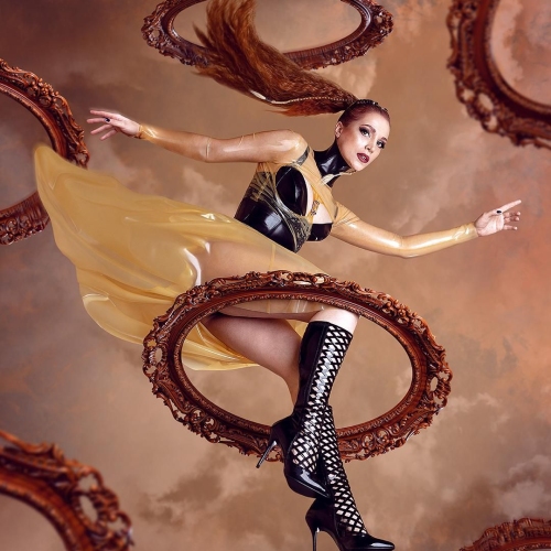 Foto 4 von 189 - Chloe Savage