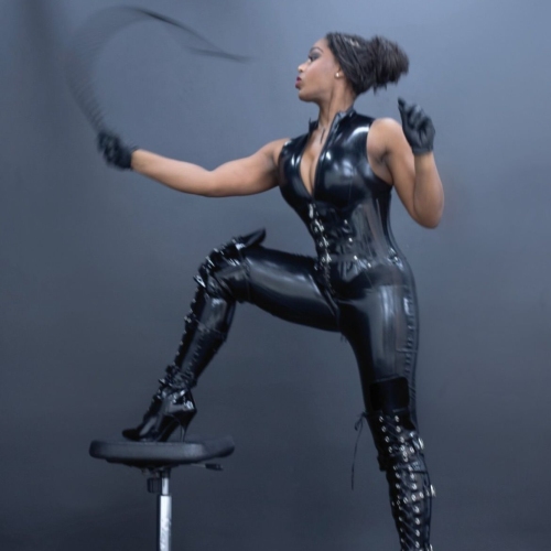 Foto 7 von 12 - Mistress Olympya