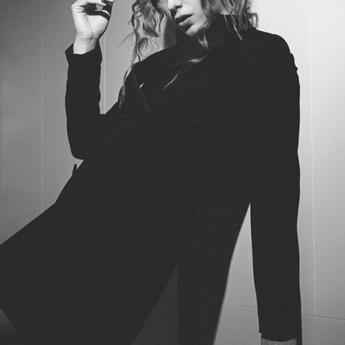 Foto 49 von 189 - Chloe Savage